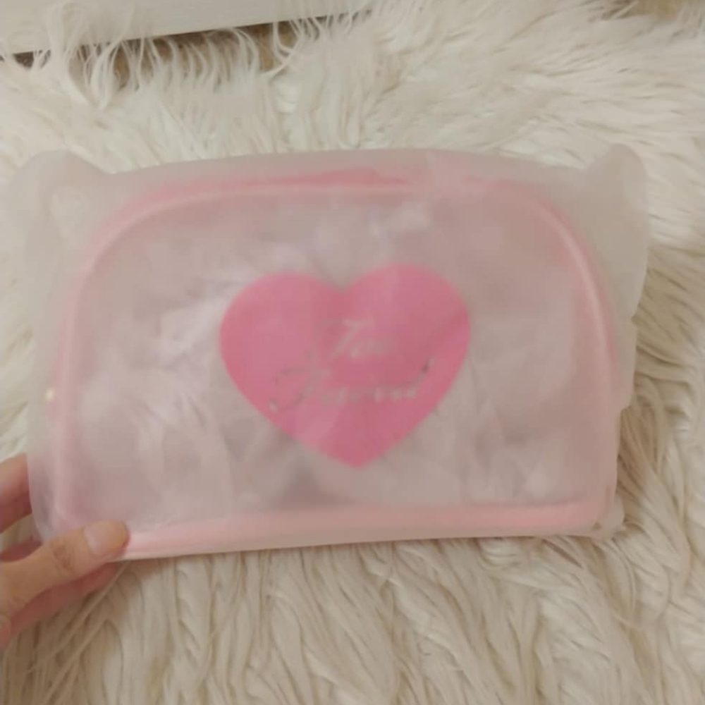 💖FIRM! NWT TOO FACED TRAVEL SIZE COSMETIC BAG